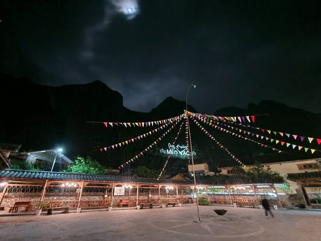Private Tour : 4 Days 3 Nights – Ha Giang Loop Tour gallery image 1