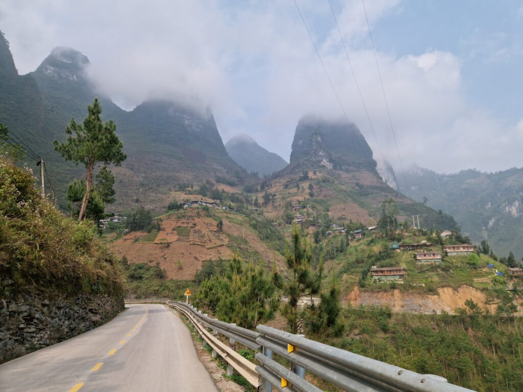 Private Tour : 4 Days 3 Nights – Ha Giang Loop Tour gallery image 8