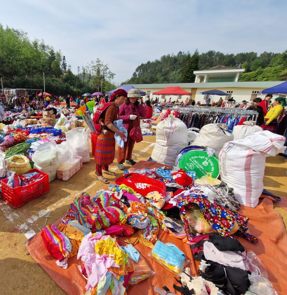 Hiking Tour : 3 Days 2 Nights Ha Giang By Car & Motorbike gallery image 13
