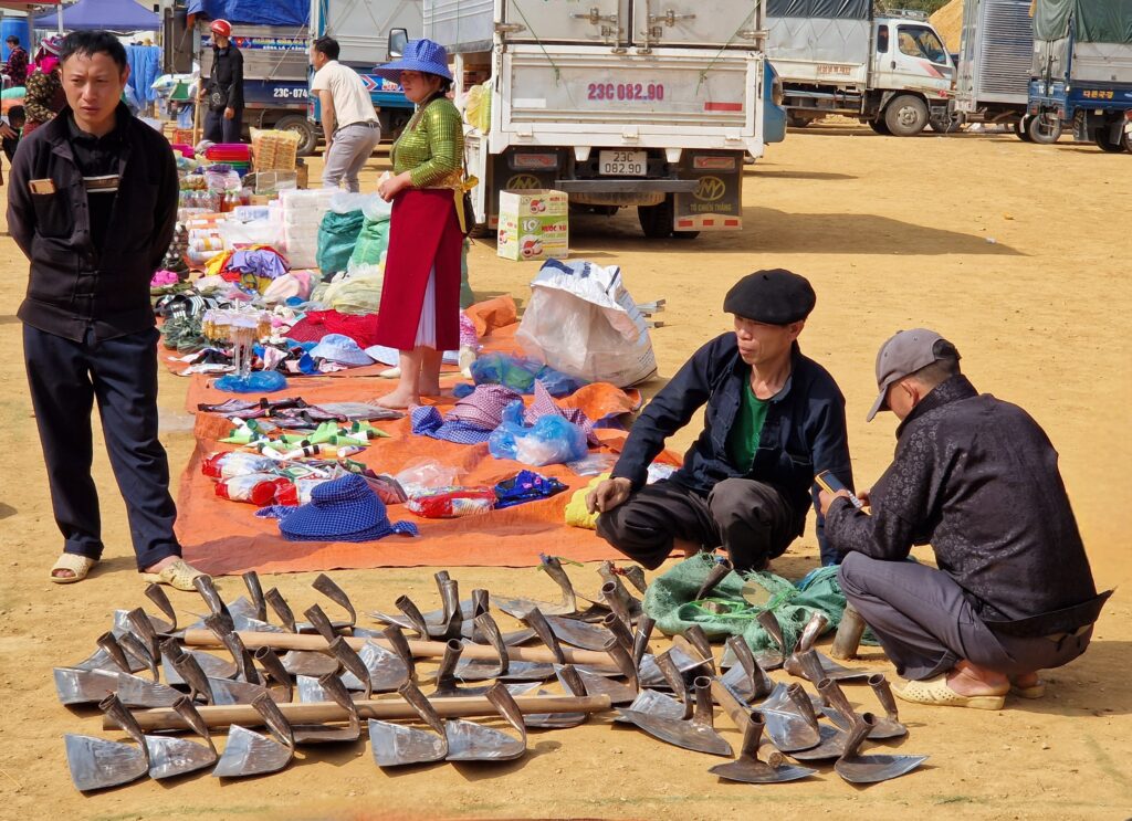Hiking Tour : 3 Days 2 Nights Ha Giang By Car & Motorbike gallery image 21